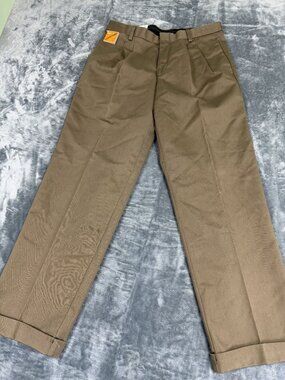 Dockers Mens Stain Defender Khaki Pants Size 33x30 Flat Front Relaxed Fit  NWT